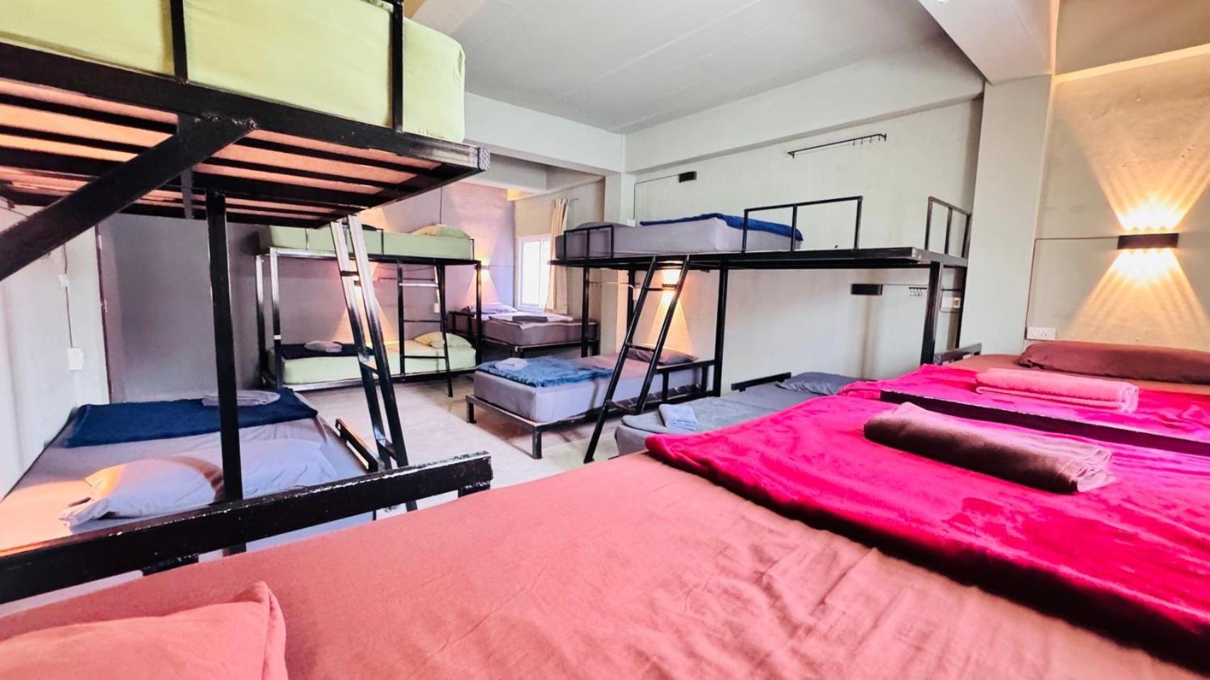 Stay At Moon Hostel ハード・リン エクステリア 写真