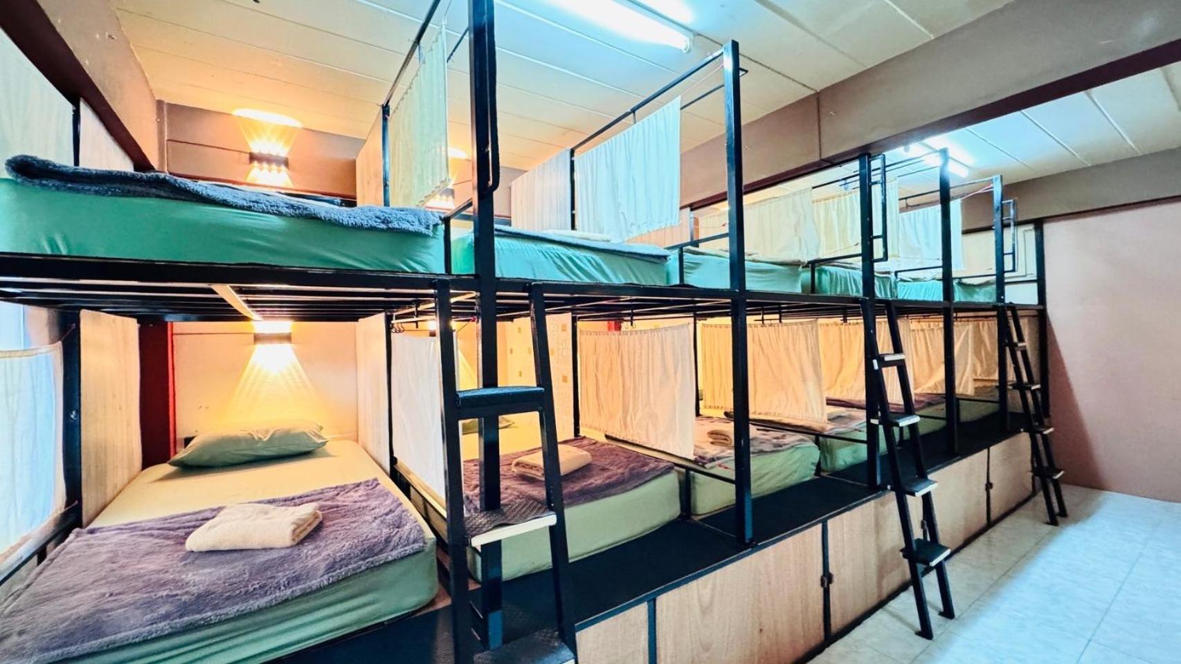 Stay At Moon Hostel ハード・リン エクステリア 写真