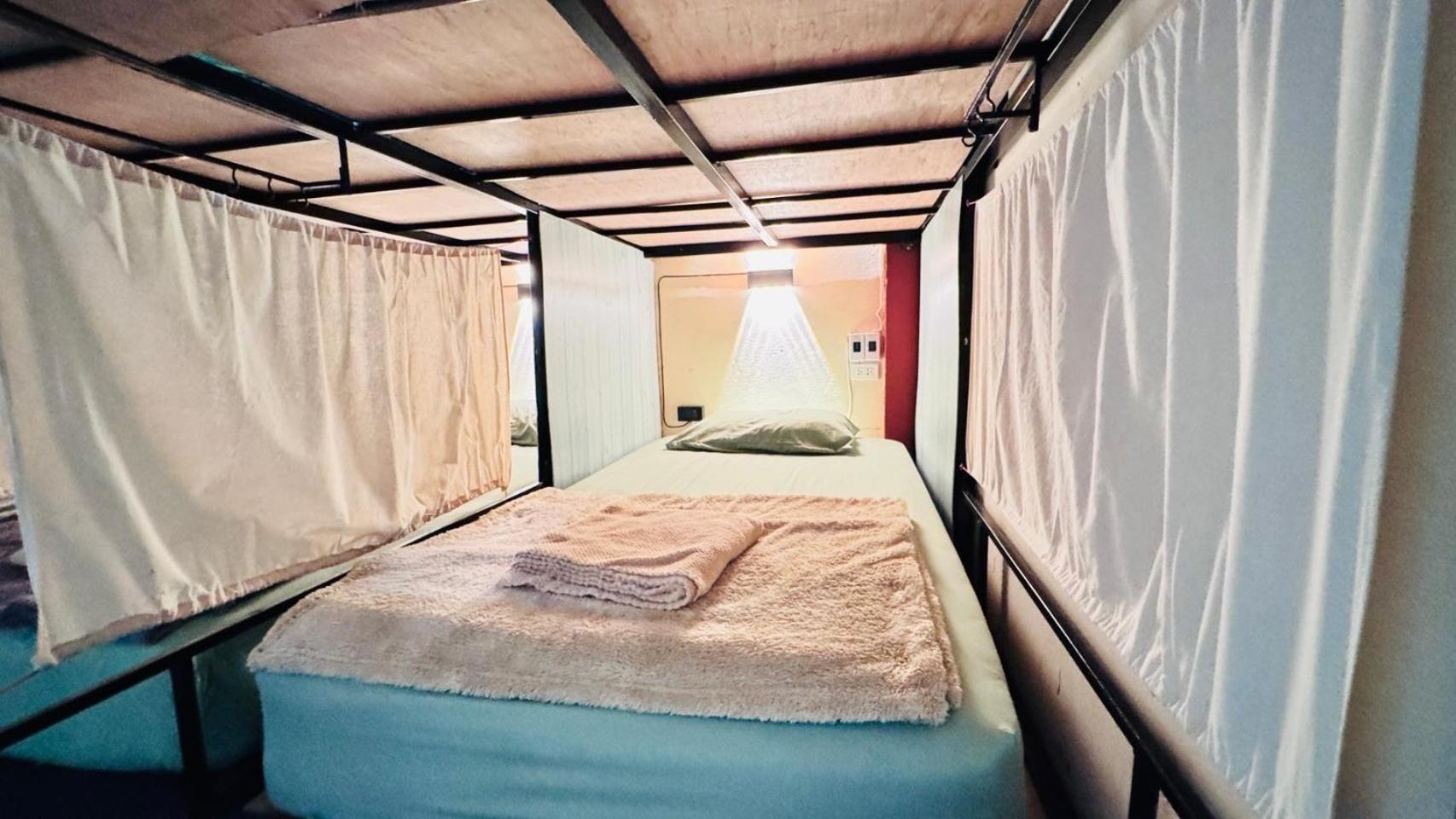 Stay At Moon Hostel ハード・リン エクステリア 写真