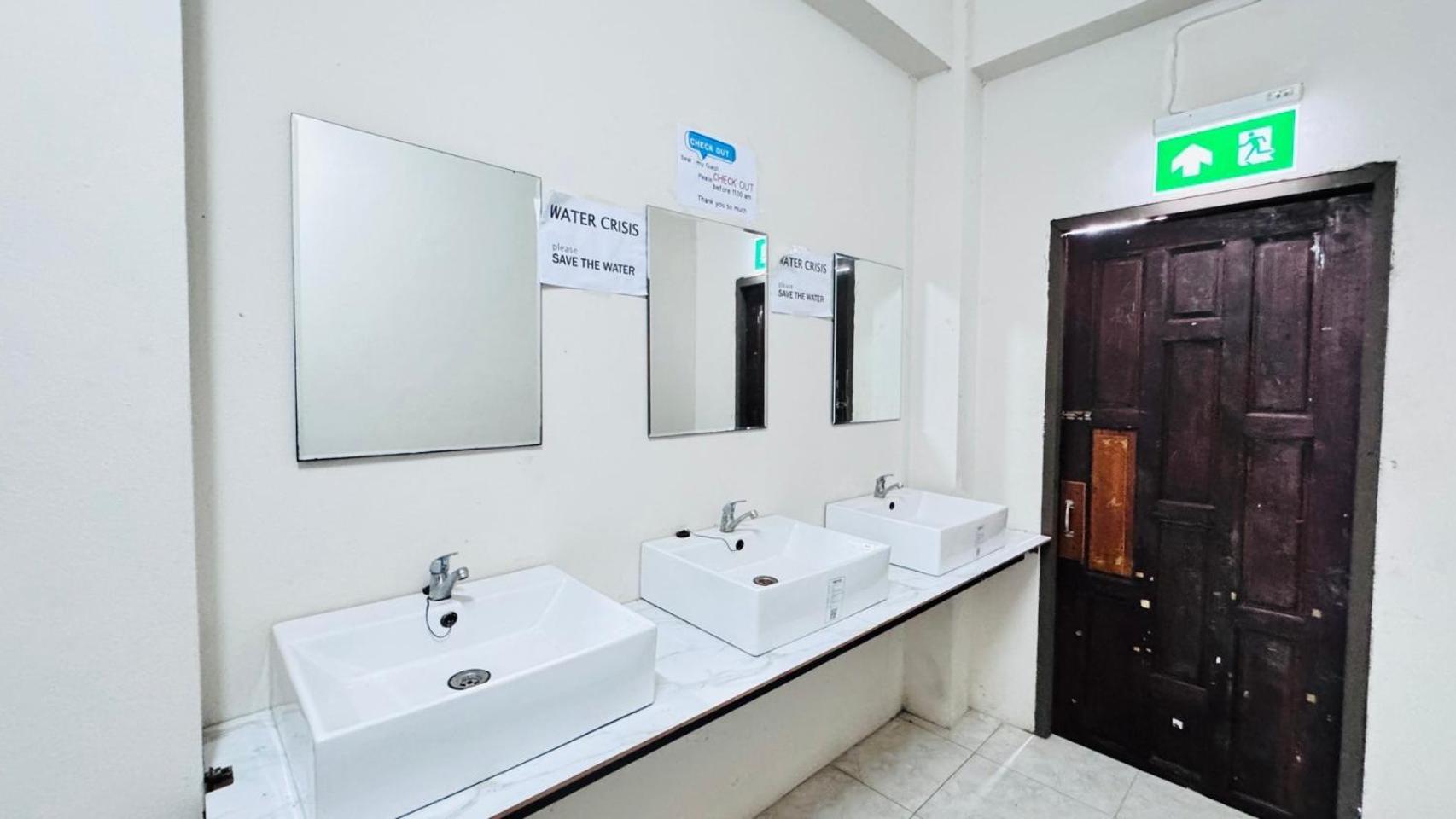 Stay At Moon Hostel ハード・リン エクステリア 写真