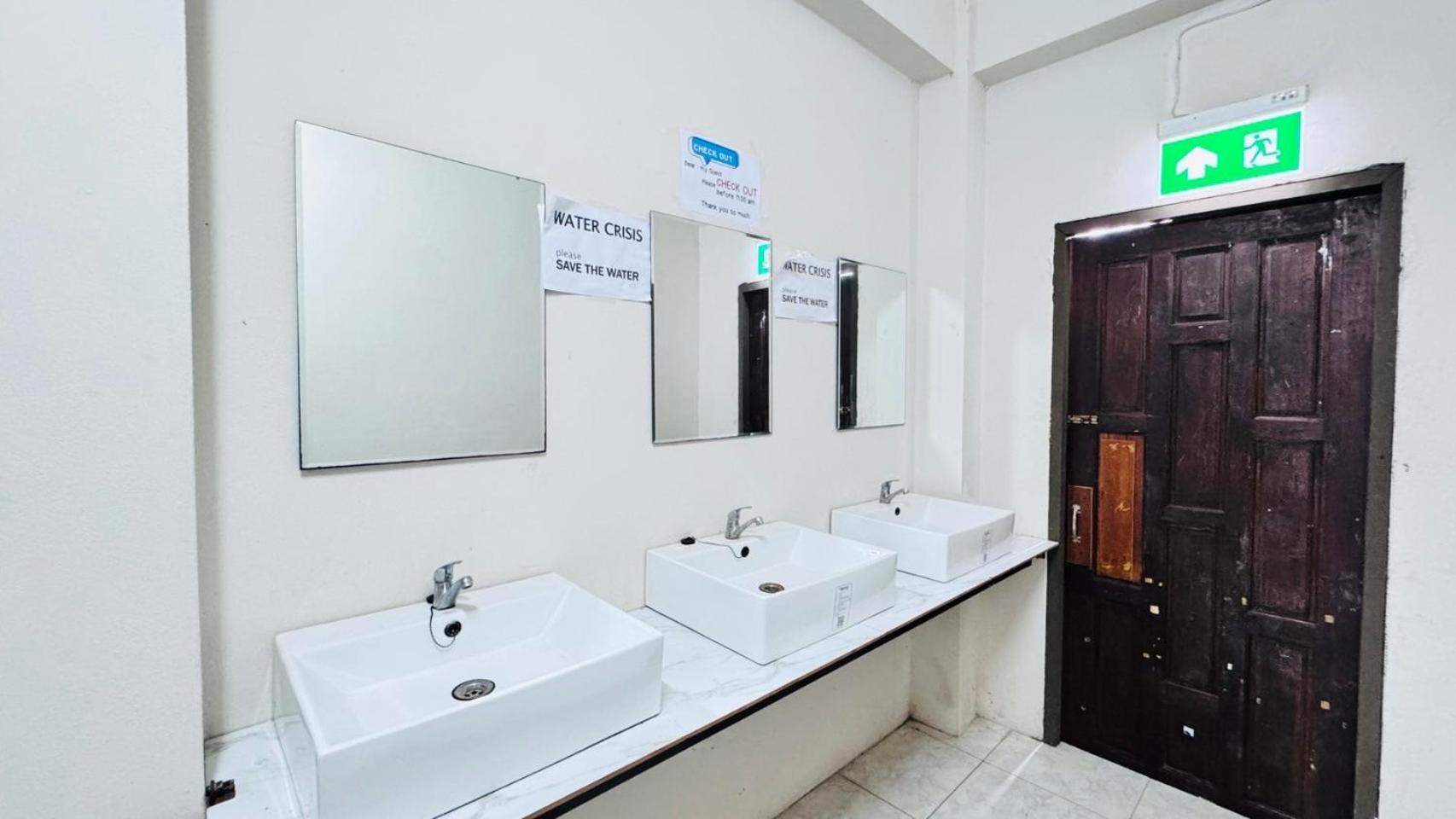 Stay At Moon Hostel ハード・リン エクステリア 写真